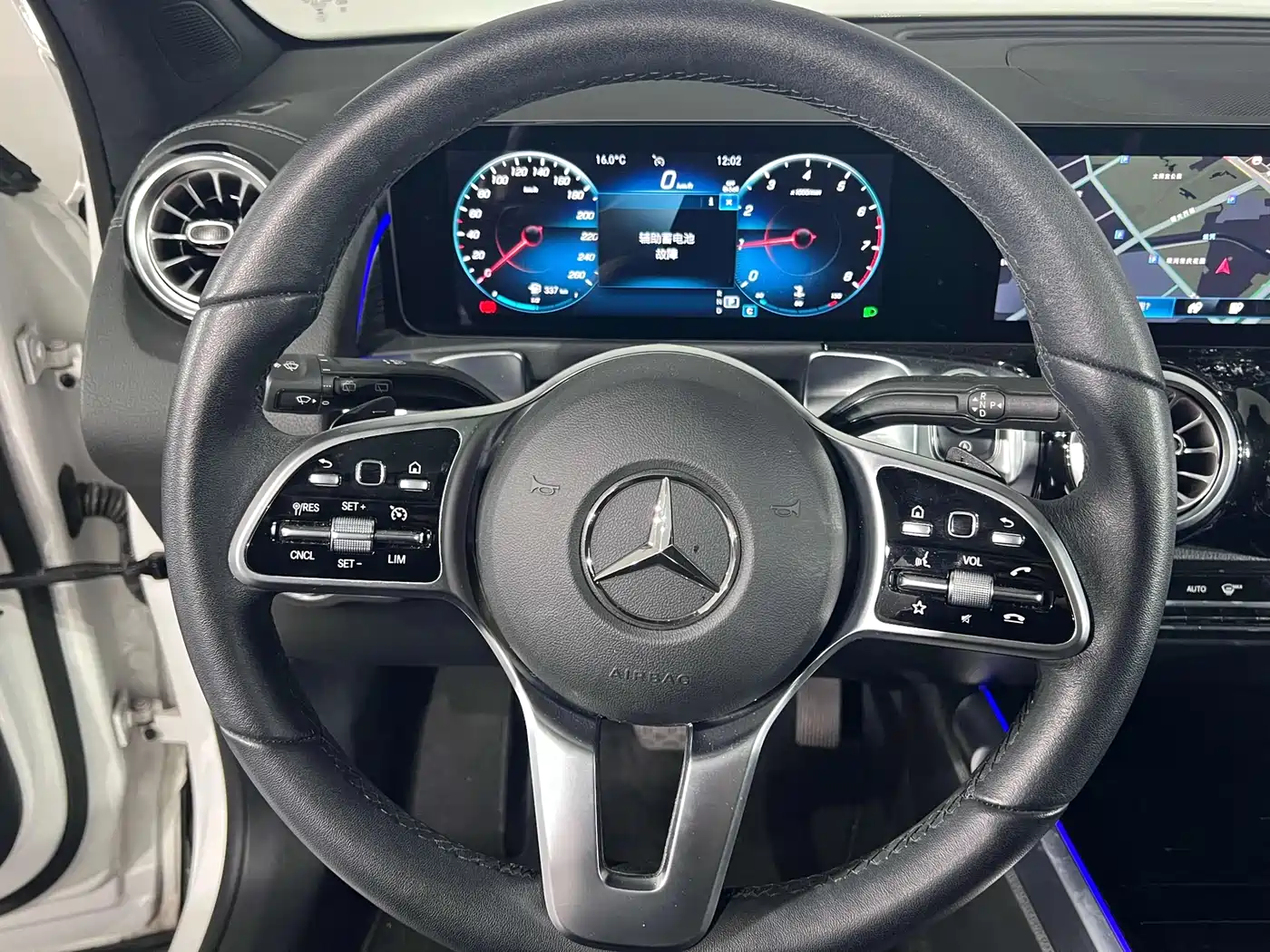 MERCEDES-BENZ GLB