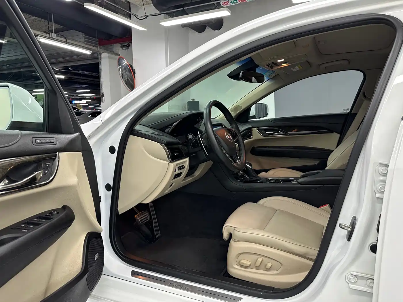 Cadillac ATS-L 2015 2014 28T Leading Model
