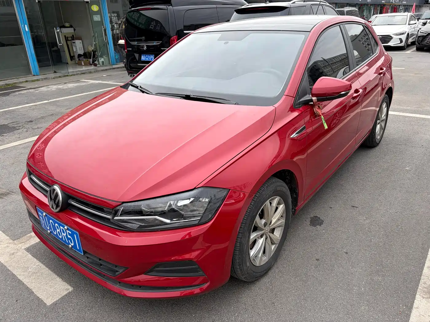 VOLKSWAGEN POLO