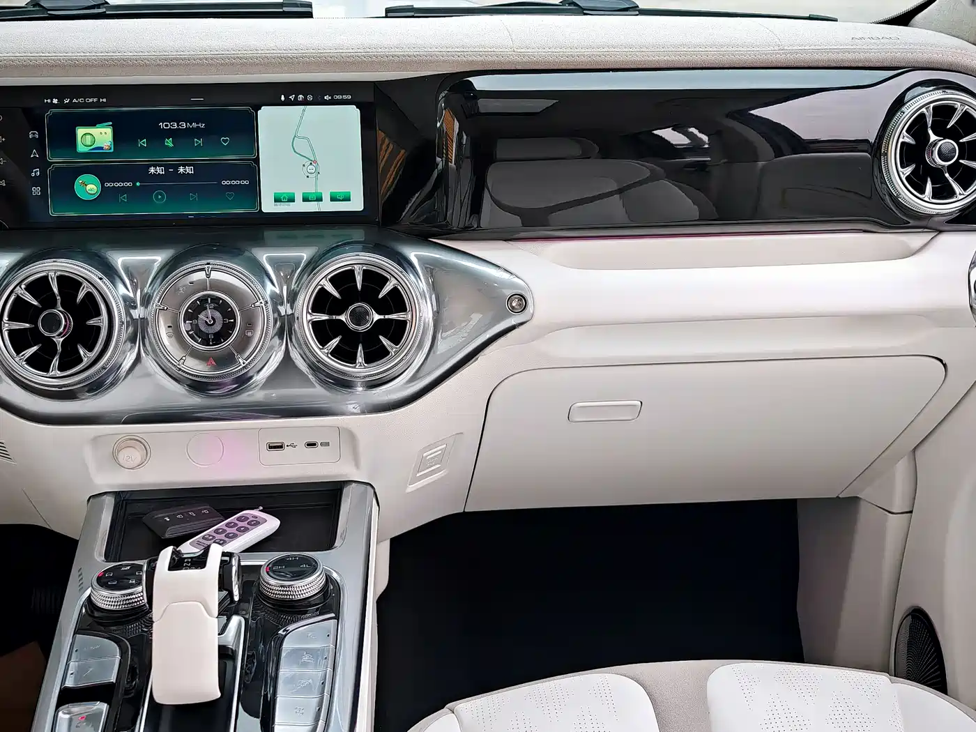 TANK CO CREATION TANK 300