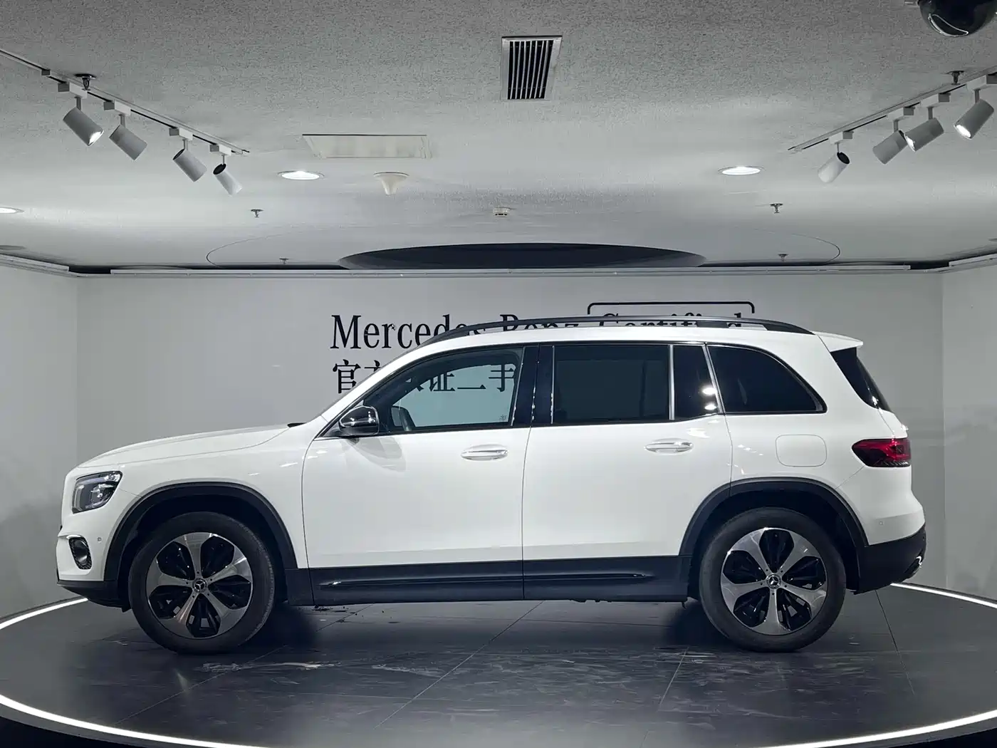 MERCEDES-BENZ GLB