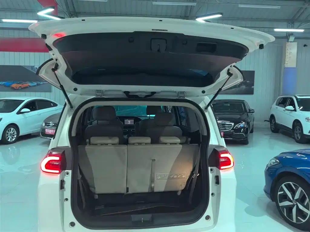 GAC Trumpchi Trumpchi M6 2019 270T DCT Elite Edition (7-seater) (China VI) фото 9