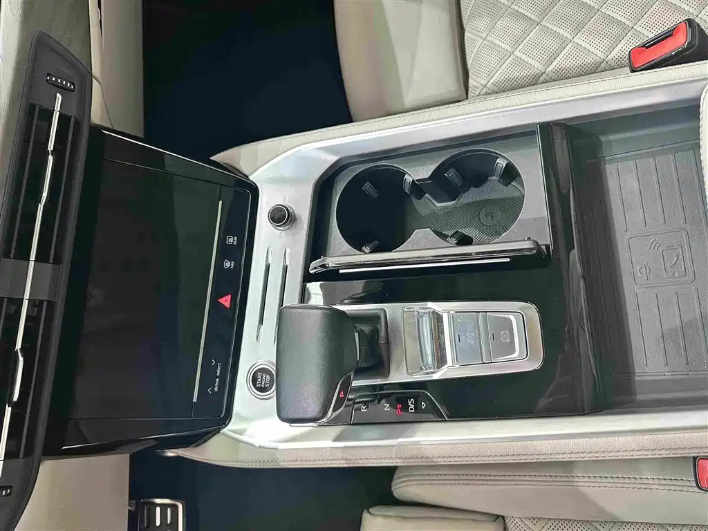 Audi Q6 2023 2023 45 TFSI quattro Uniform Cloud Yulin Package