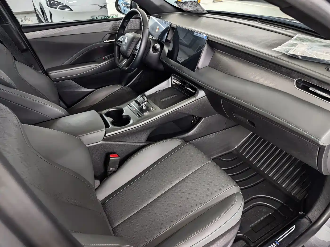 BYD Qin PLUS 2025 DM-i Smart Drive 55KM Leader фото 7