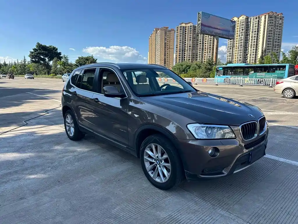 Photo 3 - BMW X3 (Import)