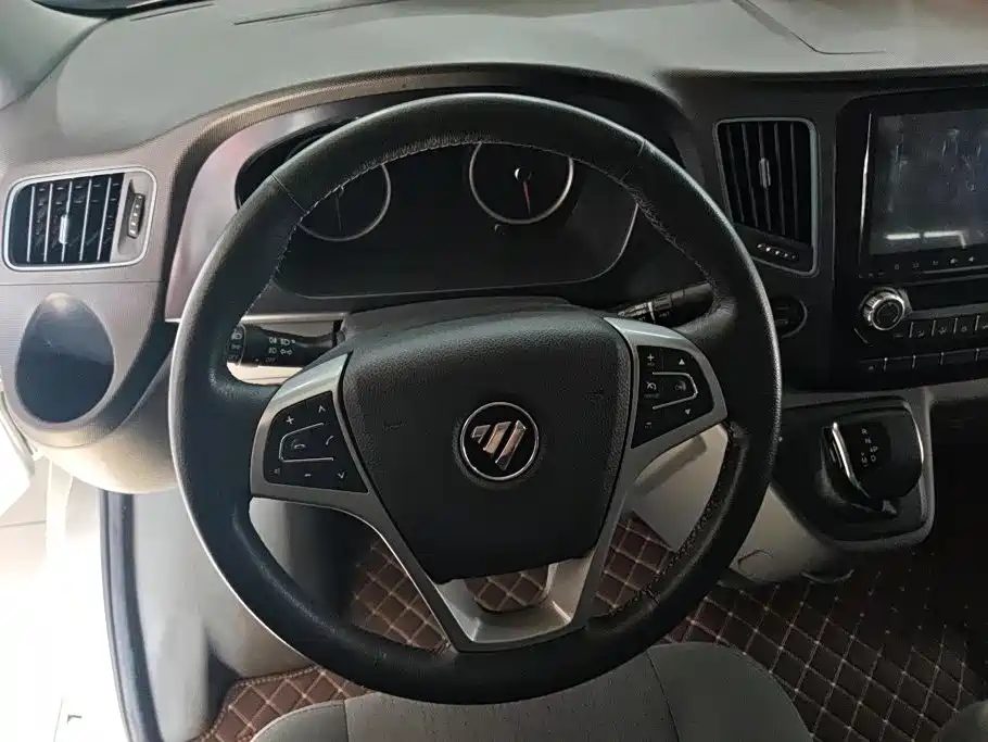 Foton Tuyano 2023 2023 2.0T Automatic Urban Edition Multi-function Short Wheelbase Medium Roof Rear Single Tire 5/6/9 Seater