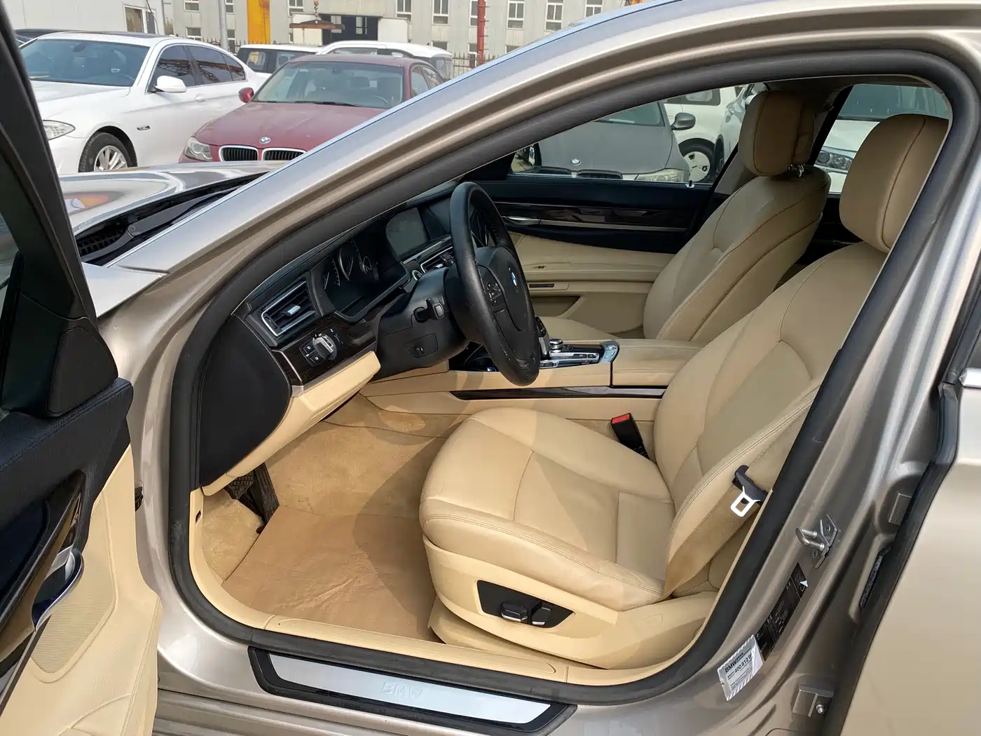 BMW 7 Series 2011 730Li Elegance фото 4