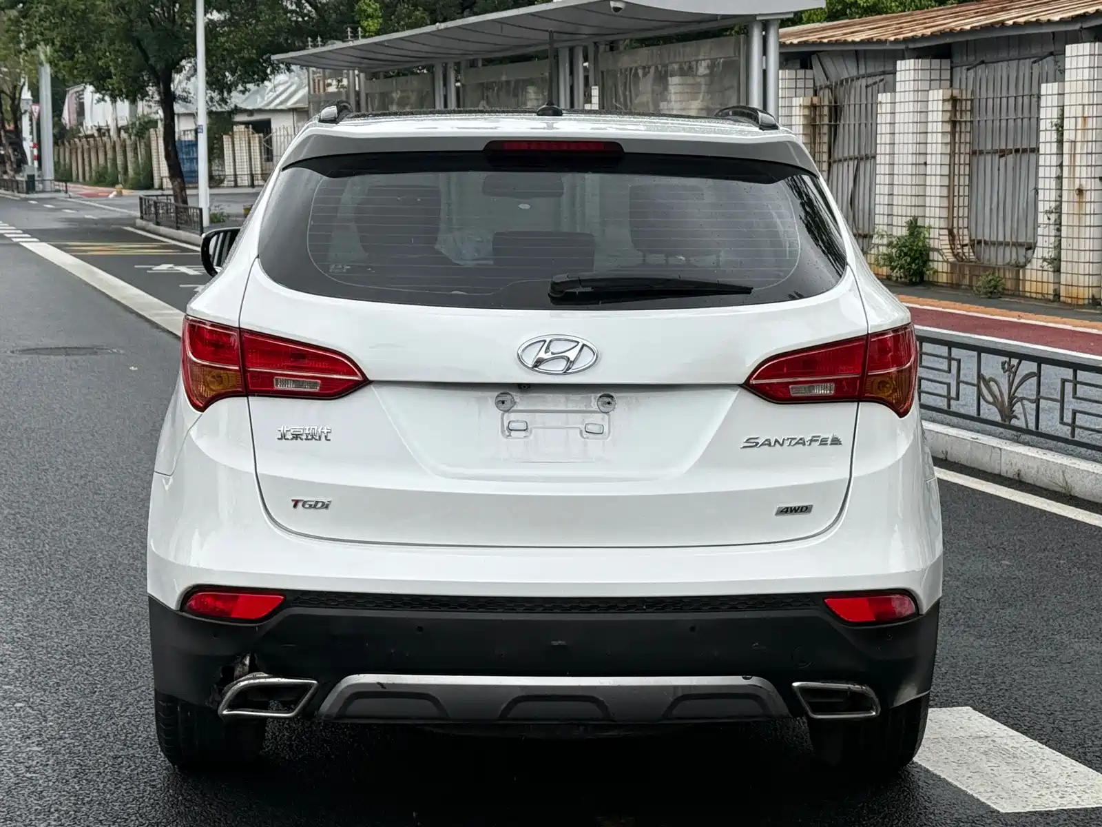 Photo 6 - Hyundai Santa Fe