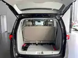 Фото 29 - Buick GL8