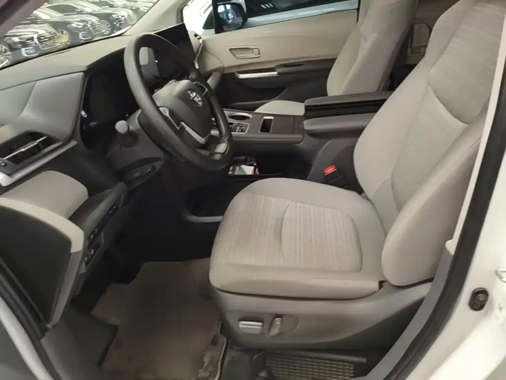 Toyota Sienna 2025 2024 2.5L Hybrid Comfort Edition