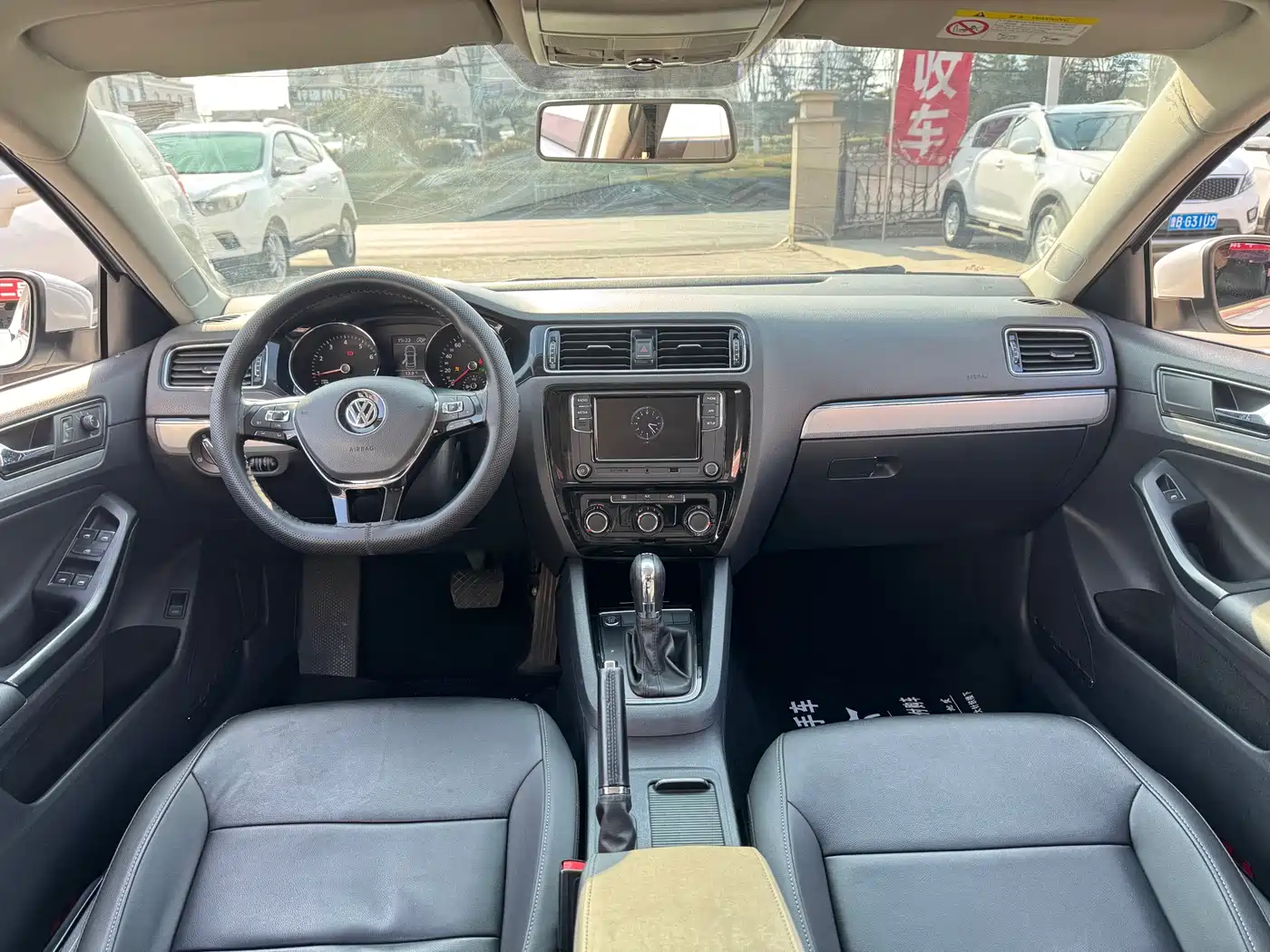 Volkswagen Sagitar 2018 280TSI DSG Spark Edition фото 10