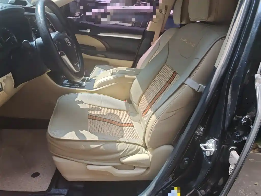 Toyota Highlander 2015 2.0T AWD Elite Edition 7-seater фото 8