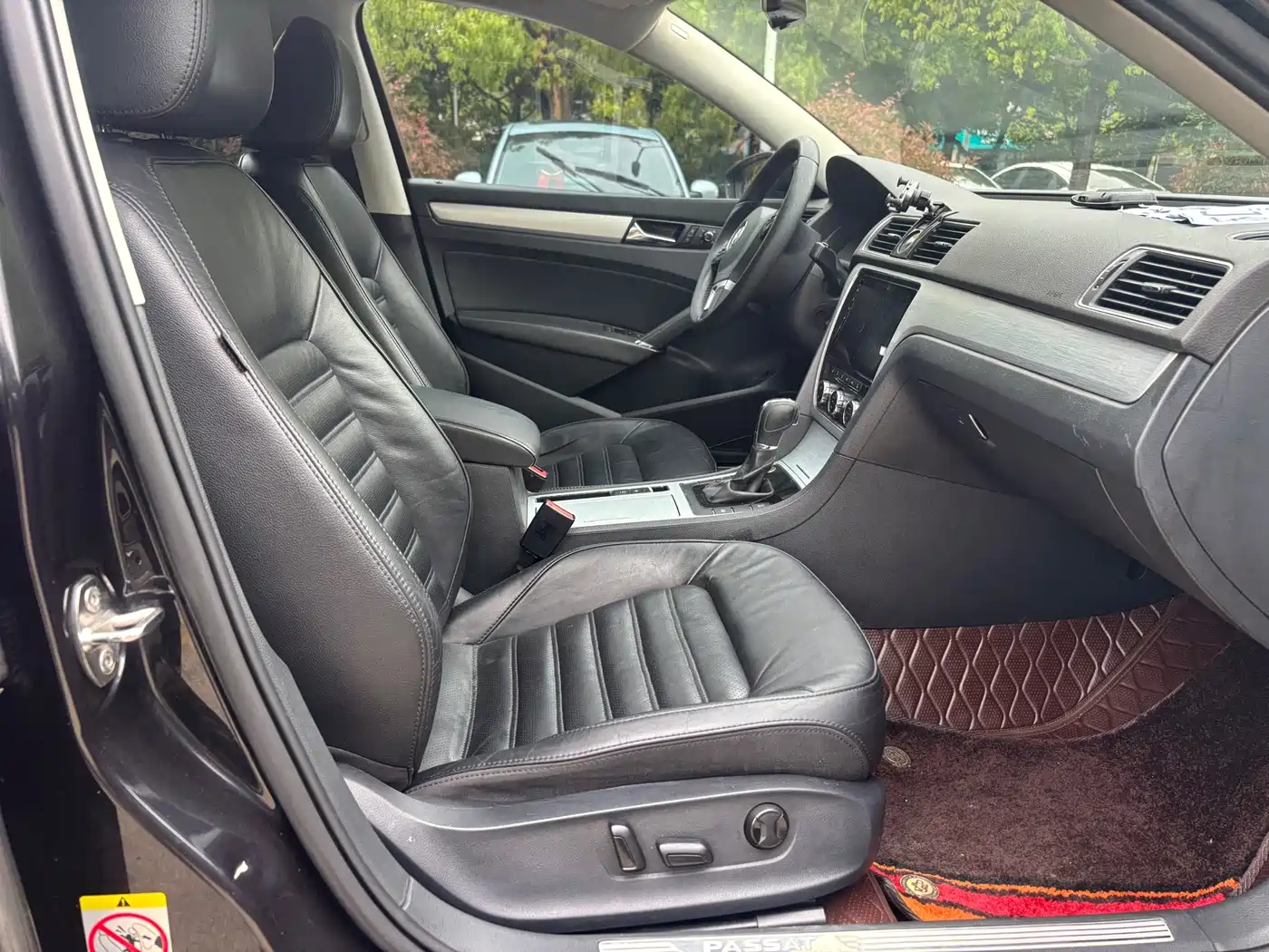 Volkswagen Passat 2015 1.8TSI DSG Prestige Edition фото 9
