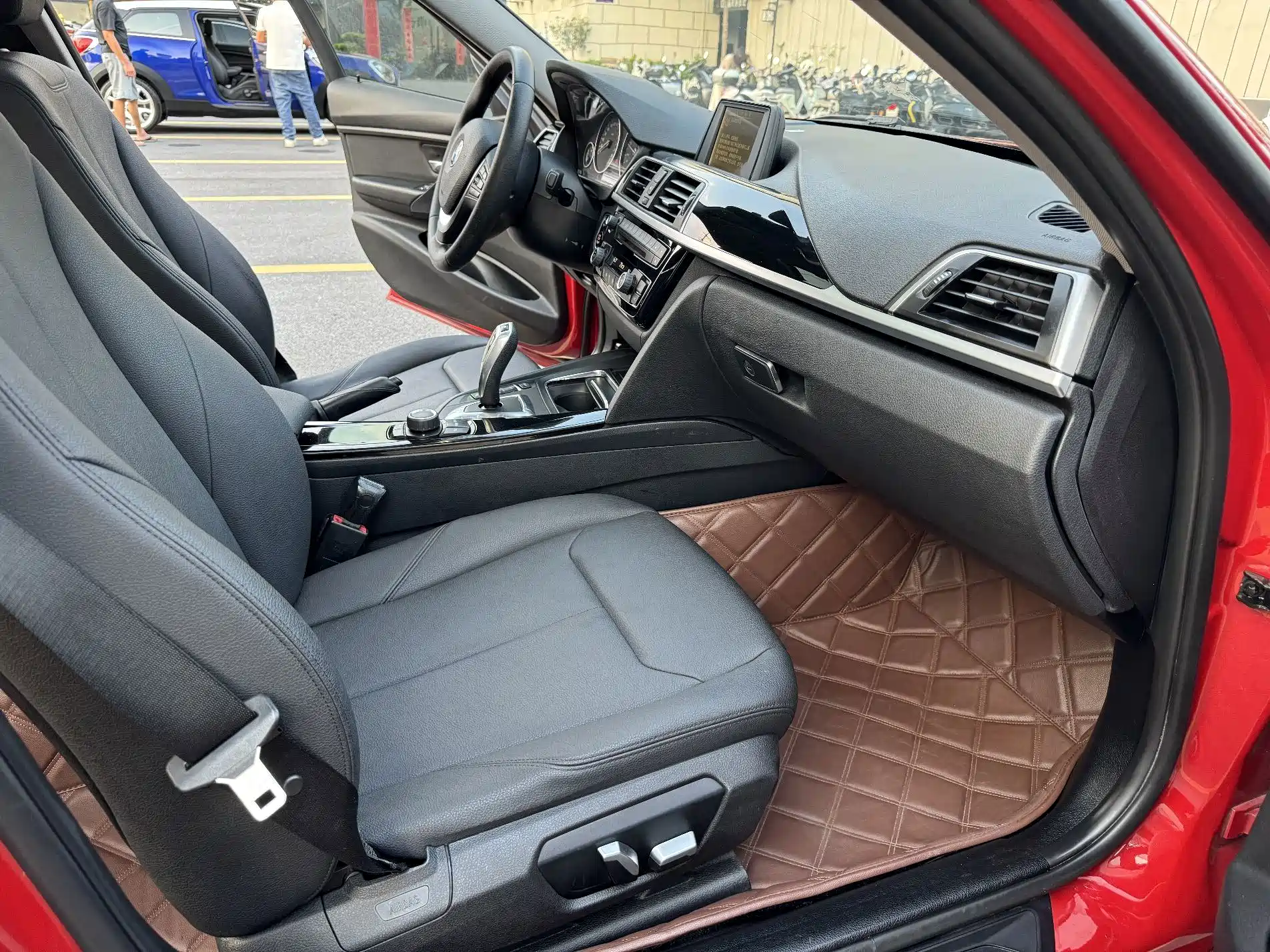 Photo 11 - BMW 3 Series
