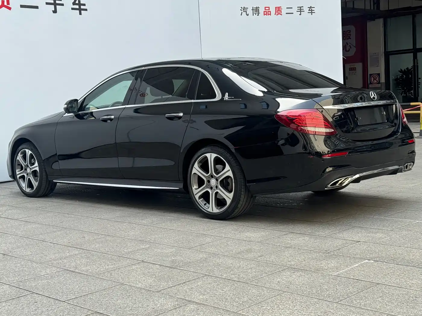 Mercedes-Benz E-Class 2016 E 300 L Sport Fashion Type фото 6