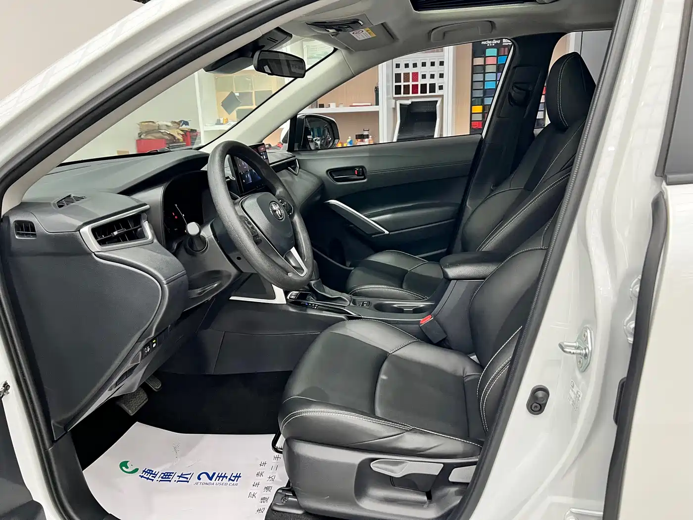 Toyota Frontlander 2023 2.0L CVT Leading Edition фото 16