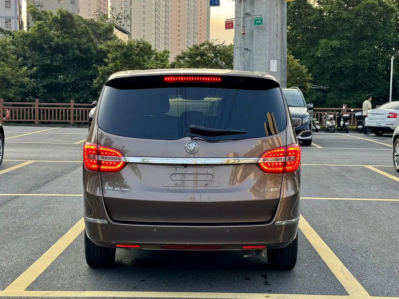 Фото 6 - Buick GL8