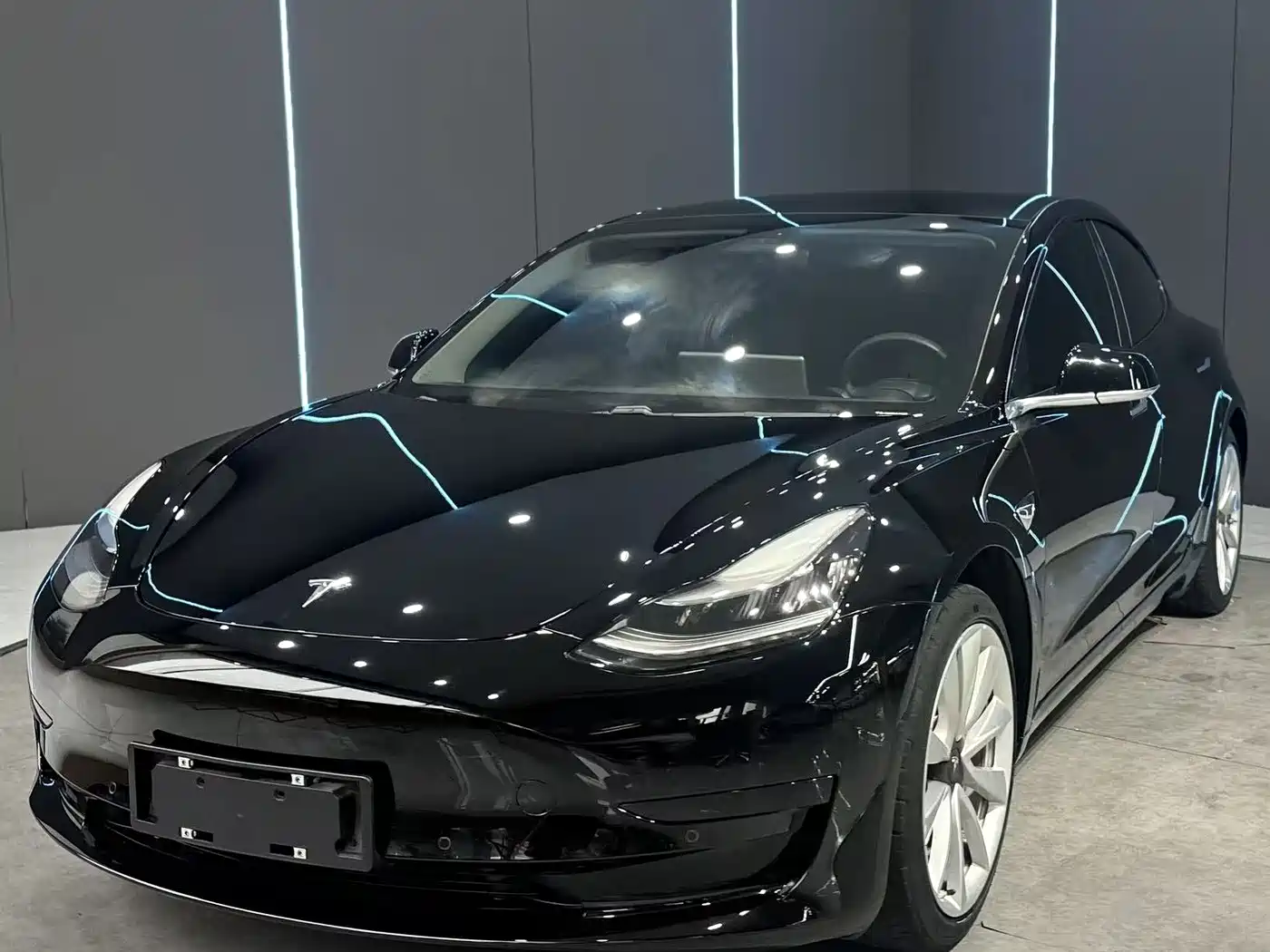 Tesla Model 3 2020