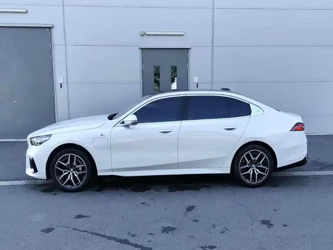 BMW i5 2026 2025 eDrive 35L M Sport Package