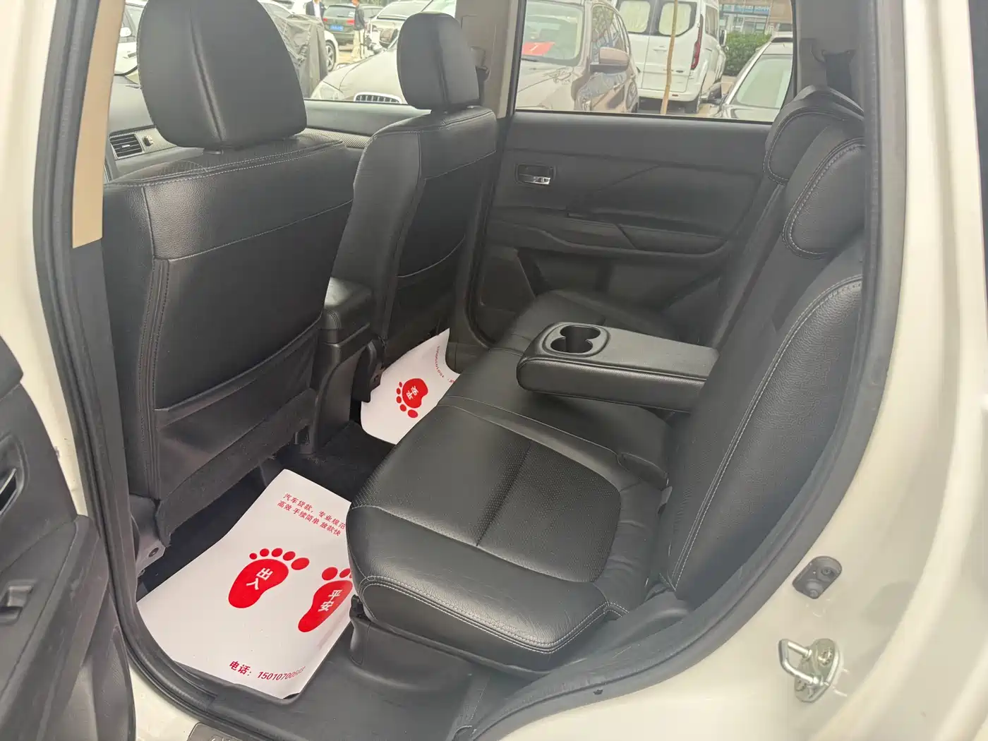 Mitsubishi Outlander (Import) 2014 2.4L 4WD Luxury Value Edition 7-seater фото 19