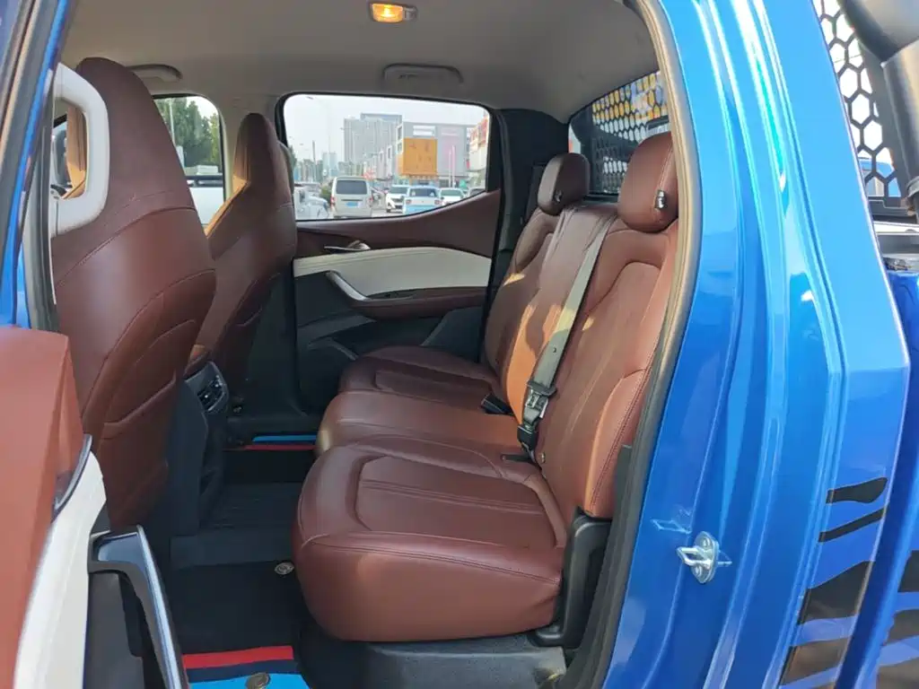 SAIC Maxus Interstellar 2023 2023 Interstellar H 2.0T Automatic Diesel Twin-Turbo 4WD Luxury Long Wheelbase