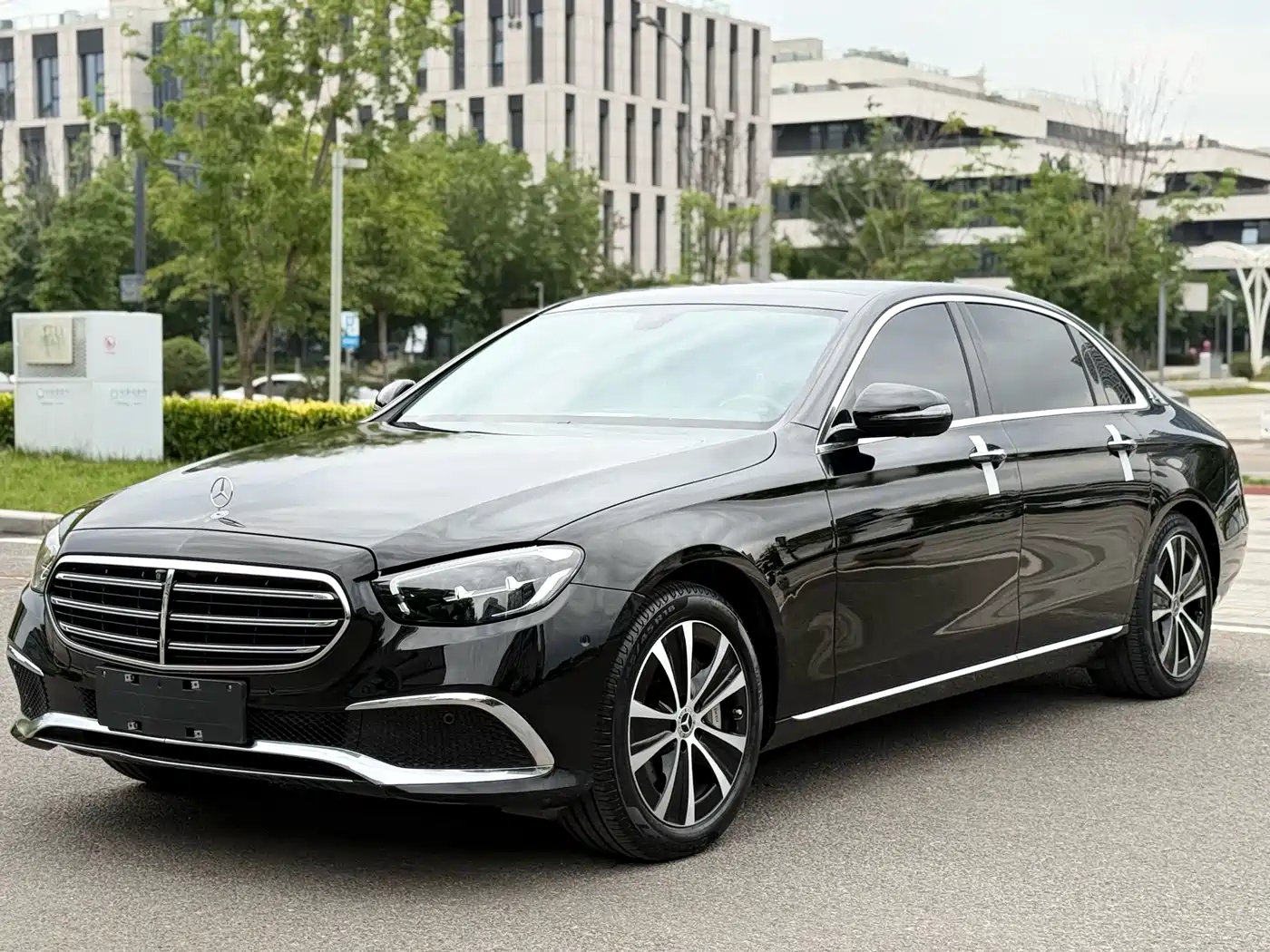 Mercedes-Benz E-Class New Energy 2022 Facelift III E 350 e L Plug-in Hybrid Sedan