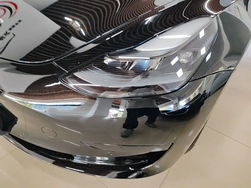 Фото 24 - Tesla Model 3