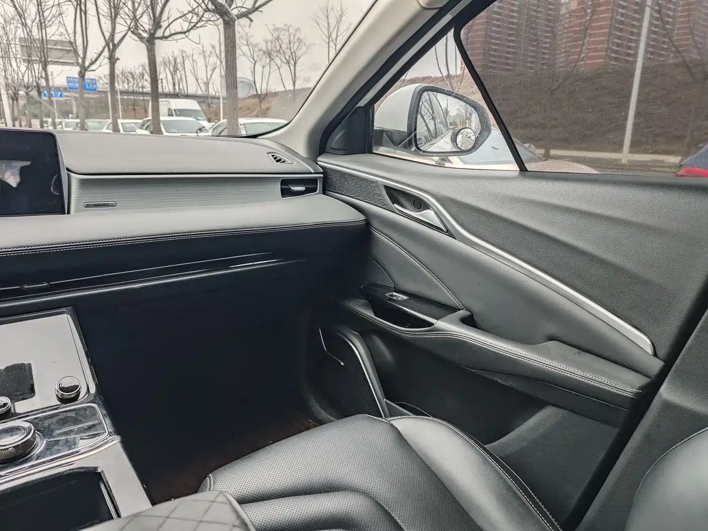 NEZHA AUTOMOBILE NEZHA U