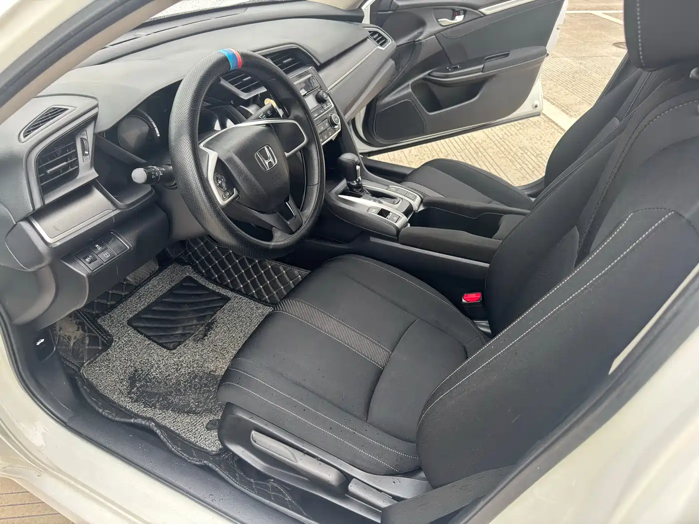 Фото 4 - Honda Civic