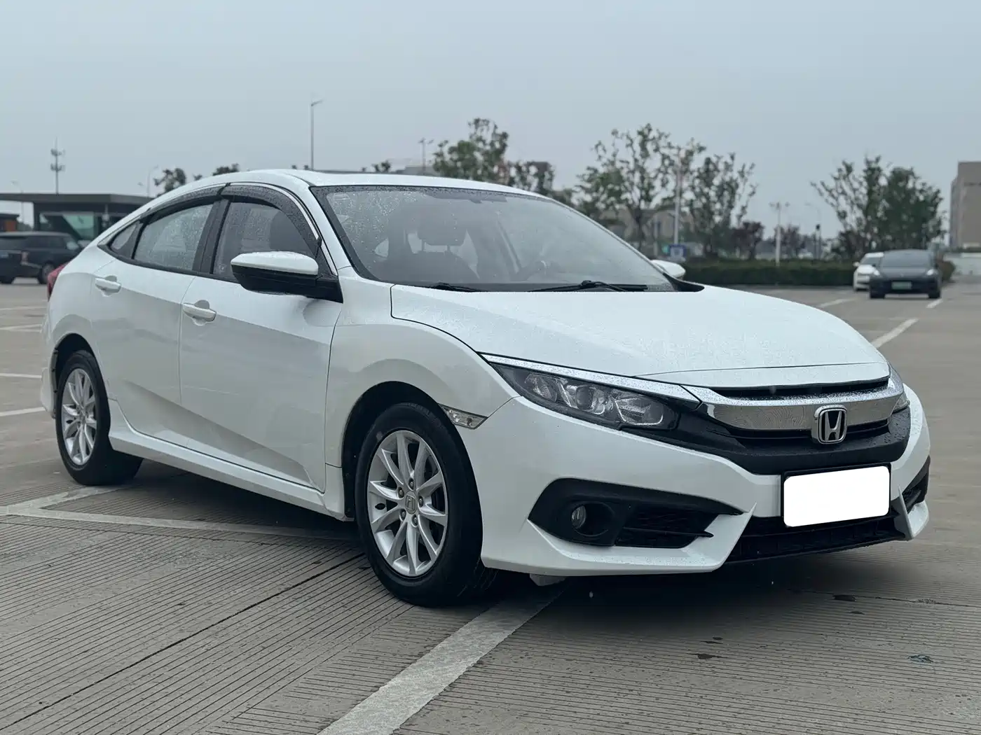 Фото 3 - Honda Civic