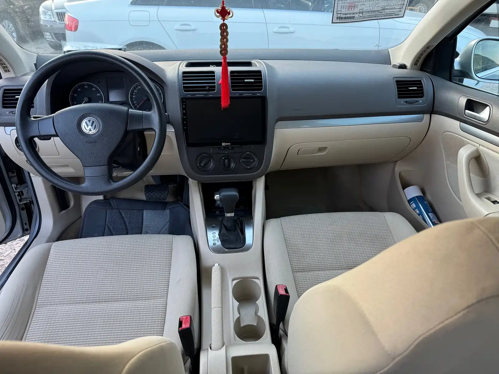 صورة 4 - Volkswagen Sagitar