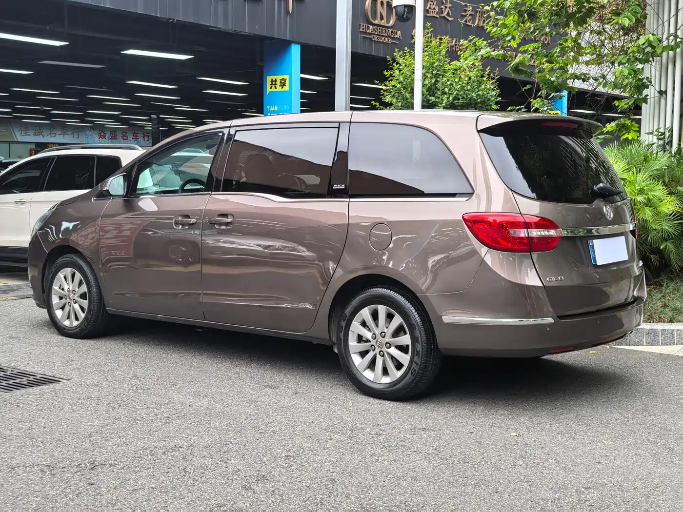 Buick GL8 2015 2.4L Luxury Business Exclusive Edition фото 4