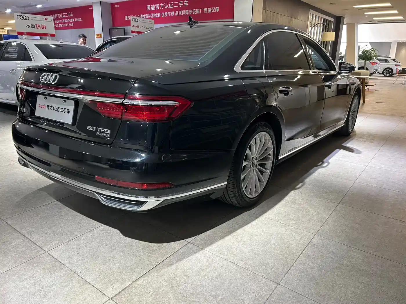 Audi A8 2022 A8L 50 TFSI quattro Comfort Collector's Edition фото 4
