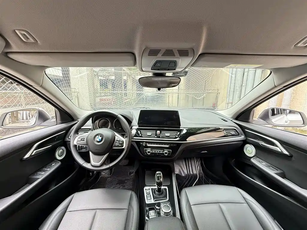 BMW 1-SERIES
