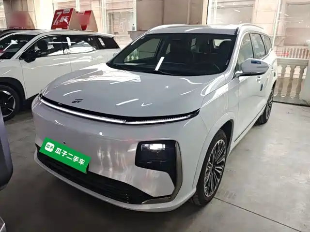 Jetour L9 1.5TD 2DHT 豪华版 7座