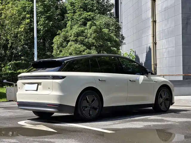 Li Auto i6 2025 2WD Base Model — фото 5