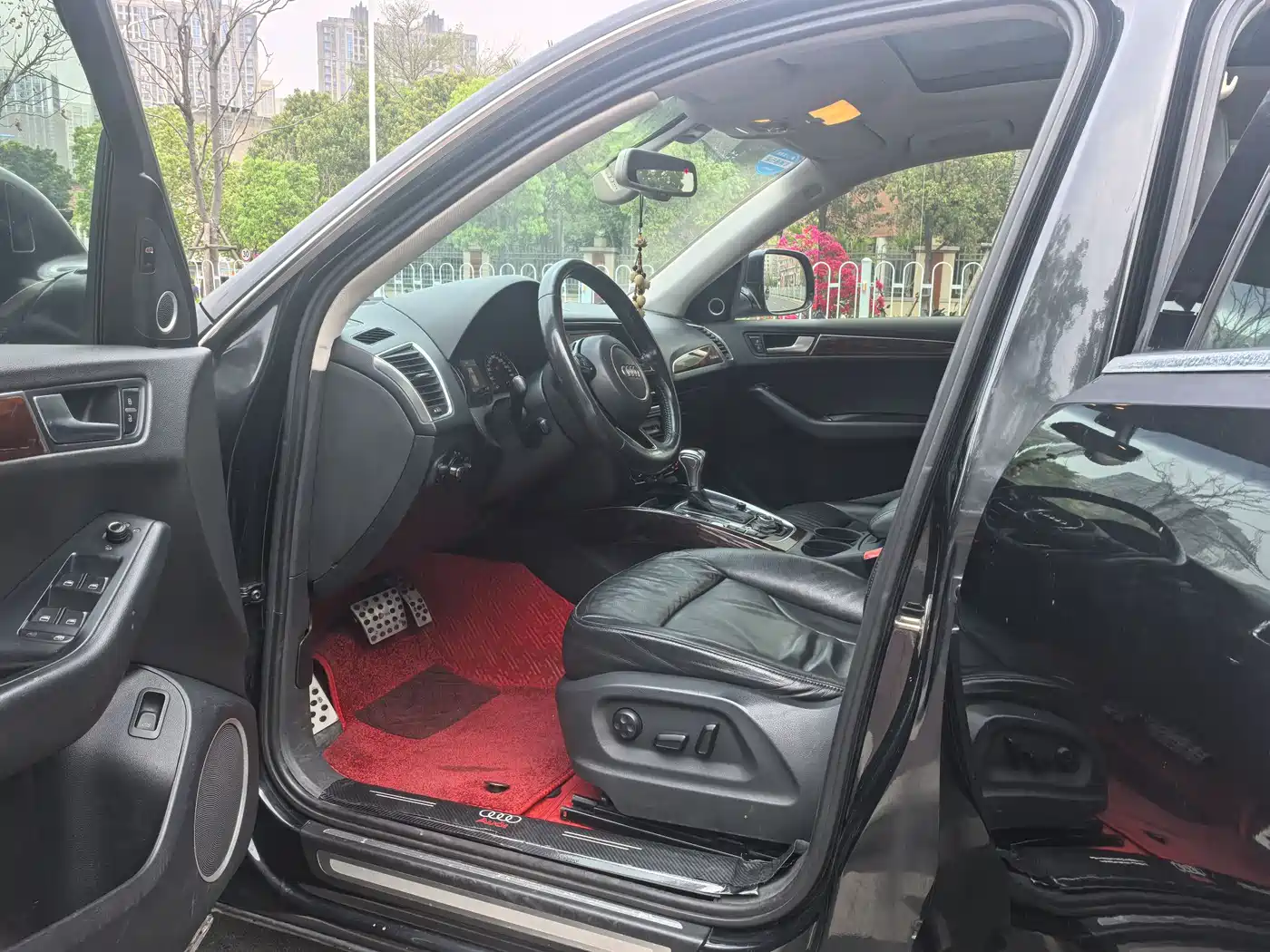 Audi Q5 2011 2.0TFSI Comfort фото 4