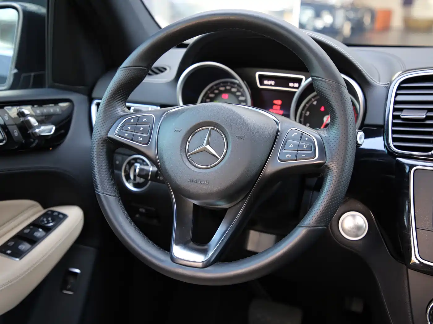 Mercedes-Benz GLE 2016 GLE 400 4MATIC фото 8