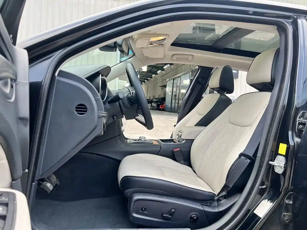 Chrysler 300C (Import) 2016 2016 3.0L Beyond Edition