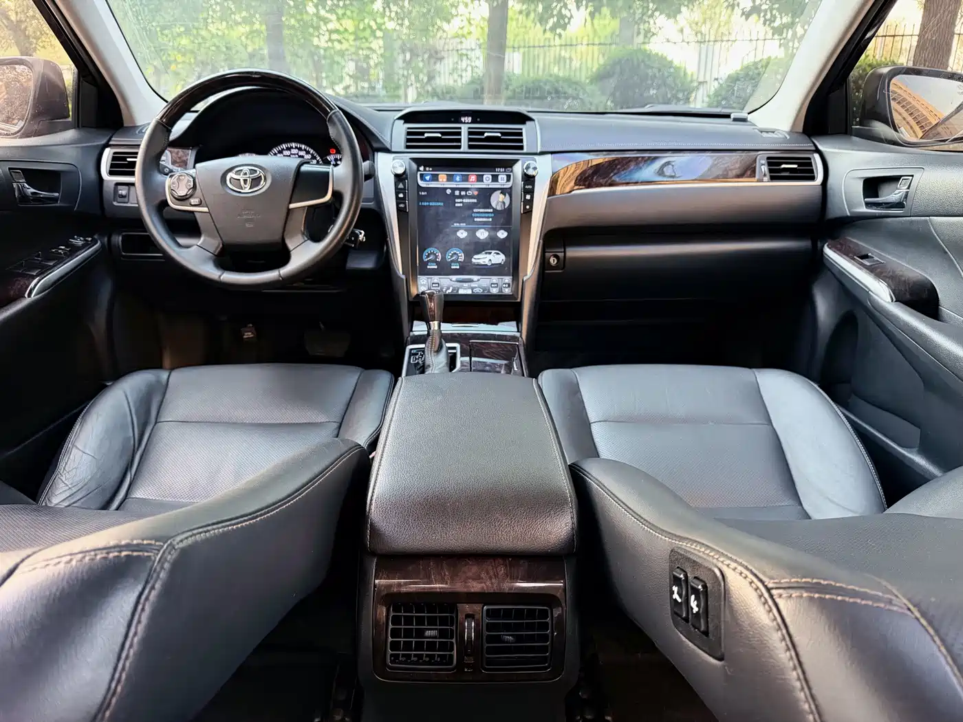 Photo 13 - Toyota Camry
