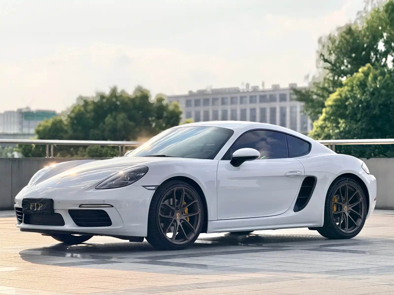 Фото 1 - Porsche 718