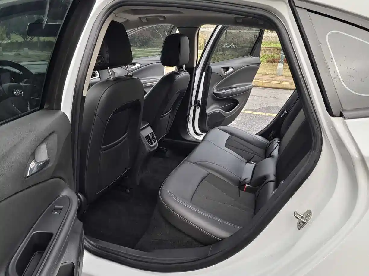 Buick Verano 2018 Sedan 20T Dual Clutch Leading фото 12