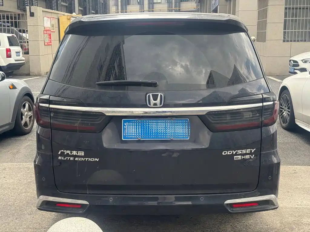 Фото 6 - Honda Odyssey