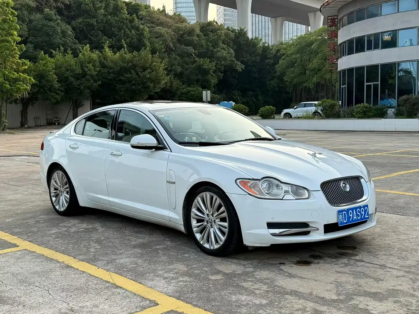 Jaguar XF 2011 2009 Model XF 3.0L V6 Luxury Edition