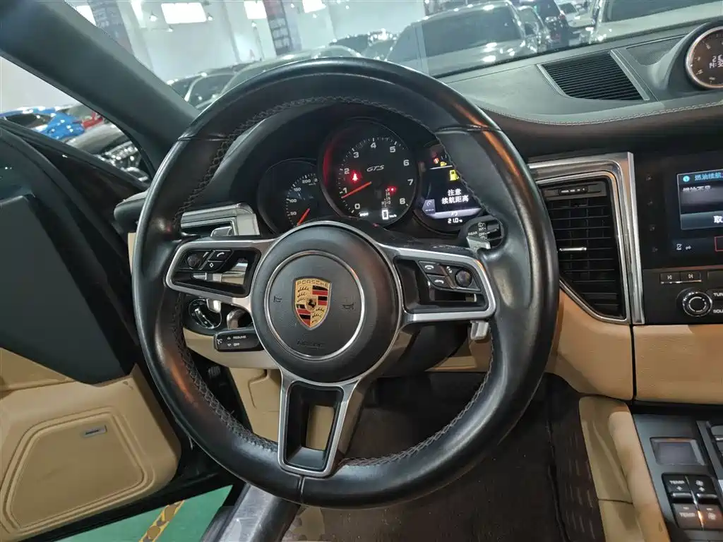 Porsche Macan 2017 Macan GTS 3.0T фото 7