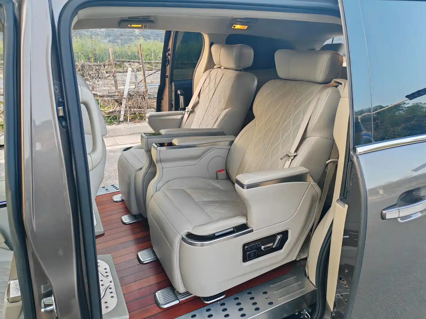 Buick GL8 2017 25S Premium Model China V фото 15
