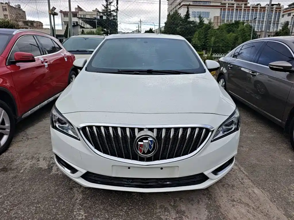 Photo 3 - Buick Verano