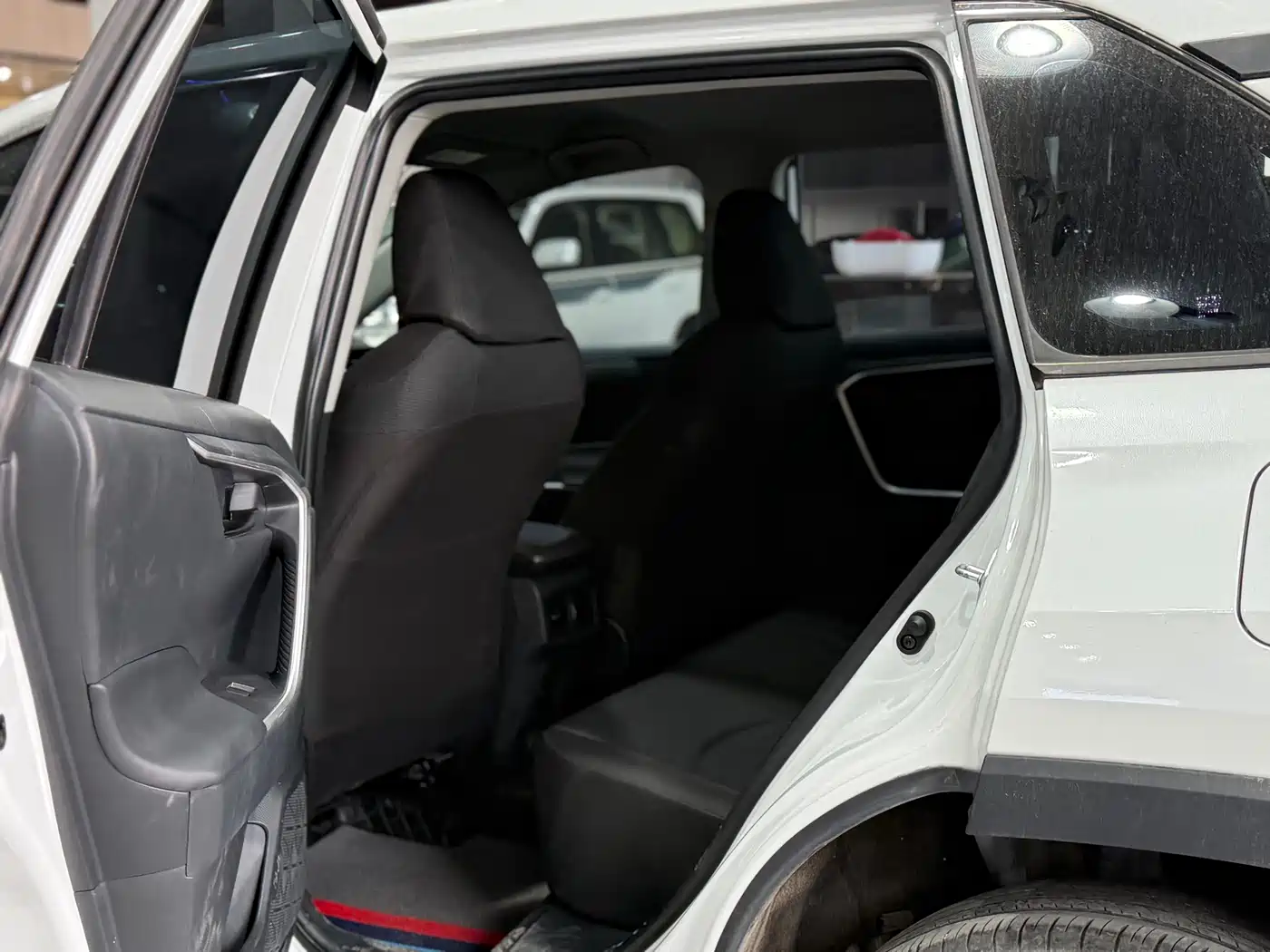 Toyota RAV4 Rongfang 2023 2.0L CVT 2WD Urban Edition фото 6