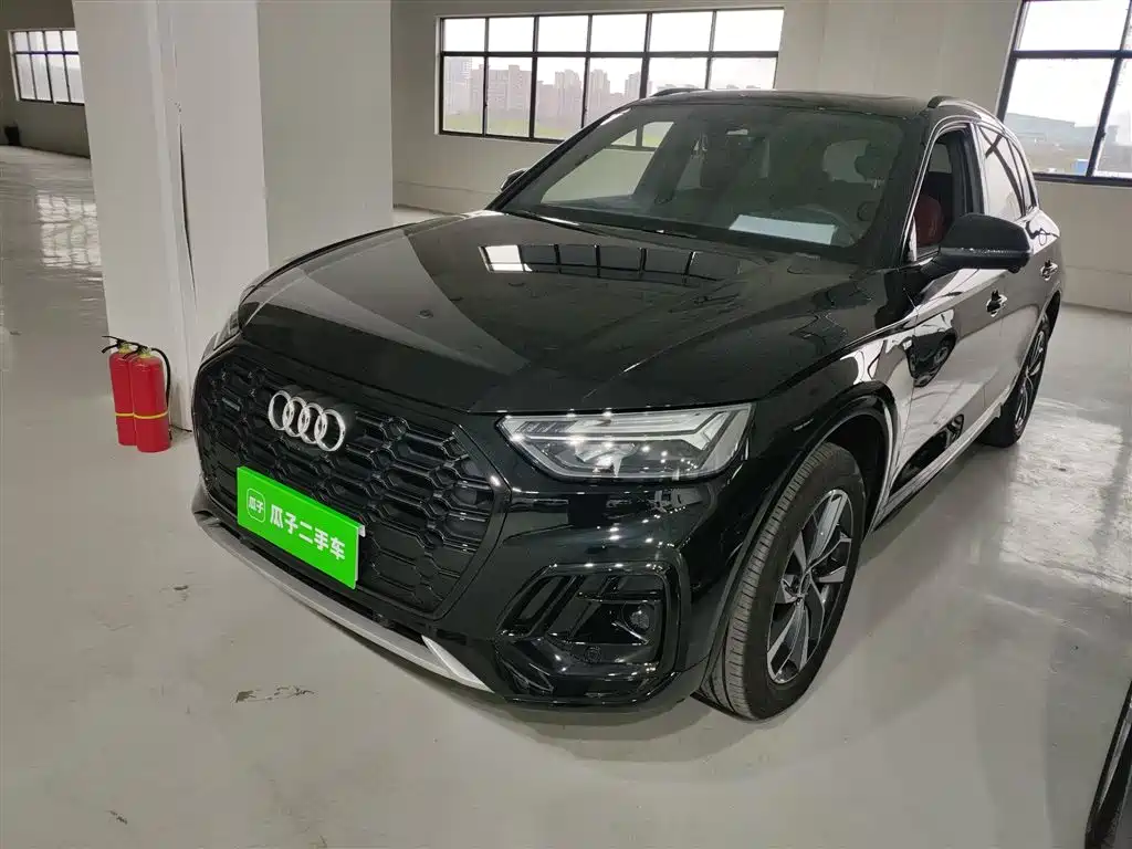 Audi Q5L 2025 40 TFSI Luxury Dynamic