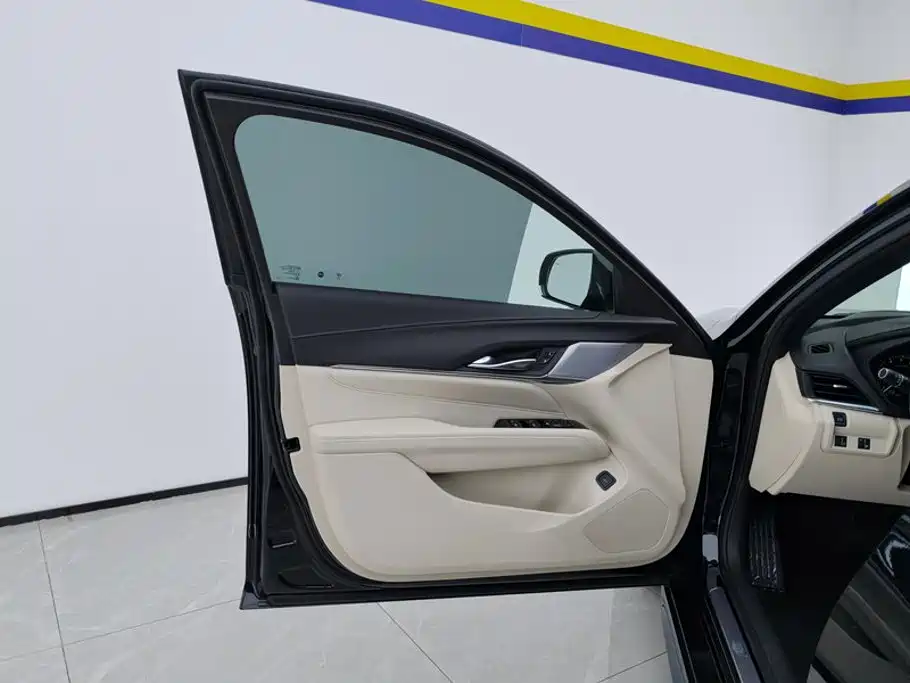 Cadillac CT4 2024 2023 25T Luxury Model